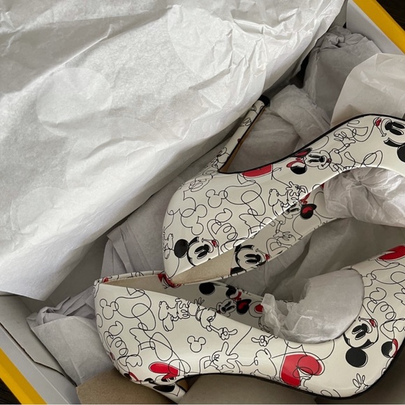 Aldo/Disney Heels - Picture 3 of 8